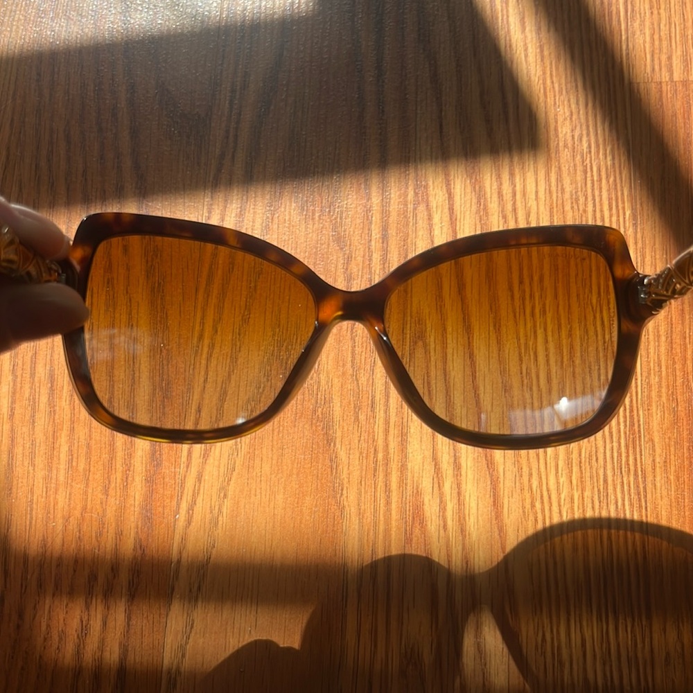 Bulgari Sunglasses 😎 - Picture 4 of 9